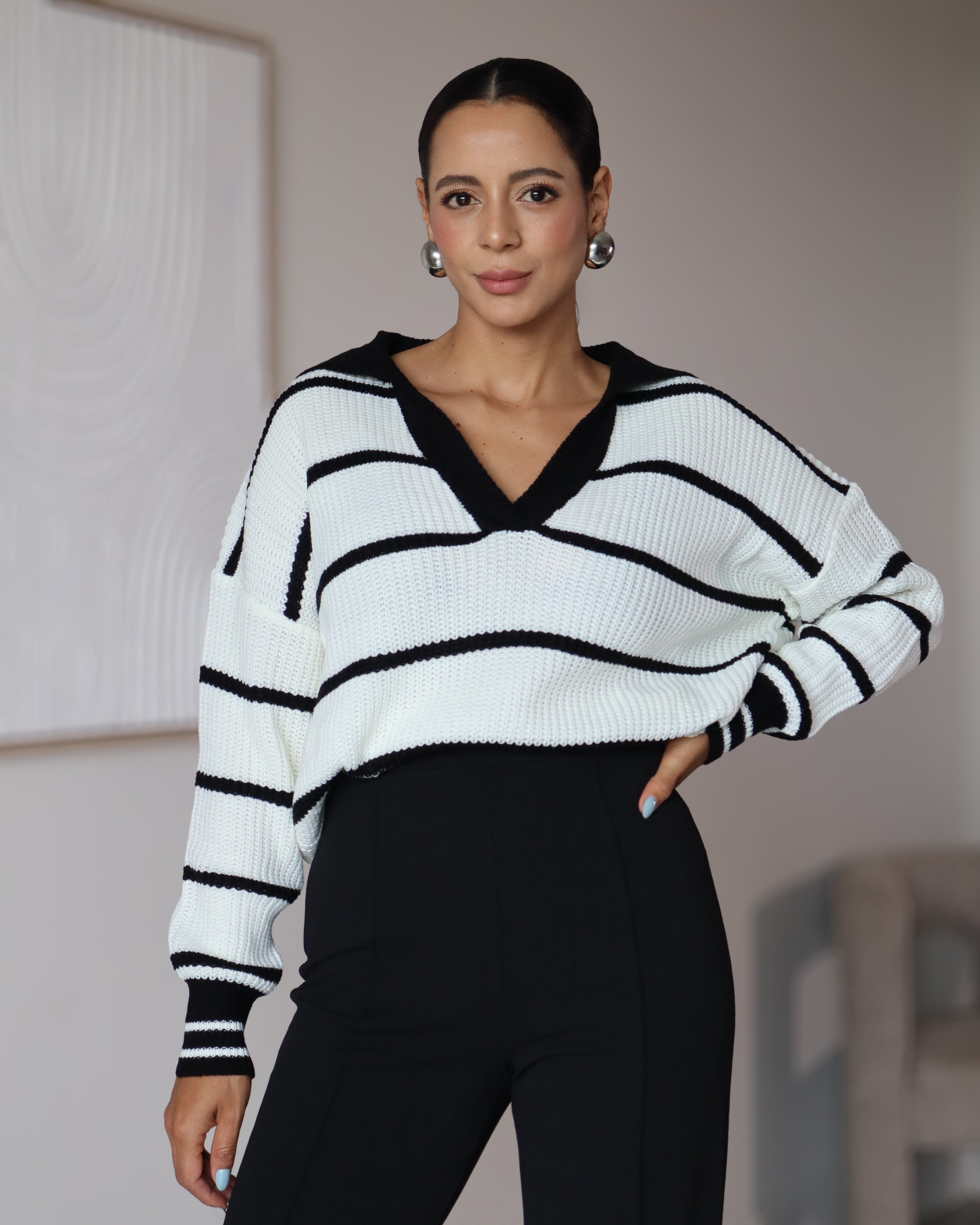 AMANDA V-NECK SWEATER